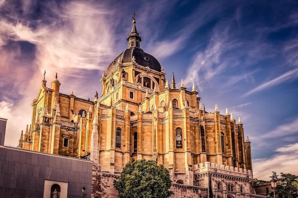 Precioso Apartamento Junto A La Plaza Mayor Madrid Eksteriør bilde